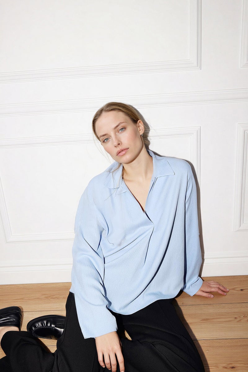 ديفاكتو بلوزة كم طويل منسوج قصة مريحة وياقة قميص - Image 3